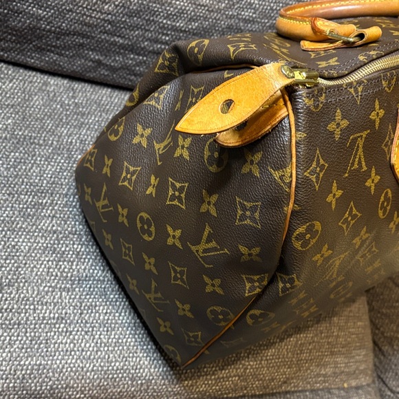 Louis Vuitton Speedy 35 Monogram Bag - Picture 5 of 16